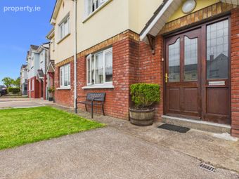8 College Avenue, College Manor, Cobh, Co. Cork - Image 3