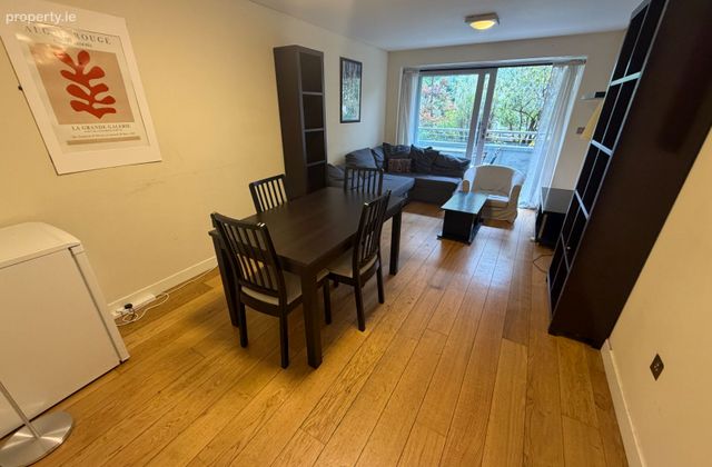 3 Bedroom Apartment, Adelaide Square, Christchurch, Dublin 8 - Click to view photos