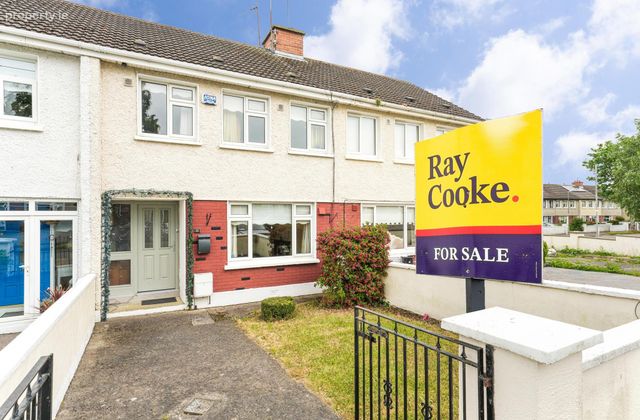 12 Rathlawns, Rathcoole, Co. Dublin, Rathcoole, Co. Dublin - Click to view photos