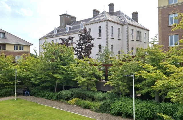 Mullins Wing Apartments, Linden Square, Grove Avenue, Stillorgan, Co. Dublin - Click to view photos