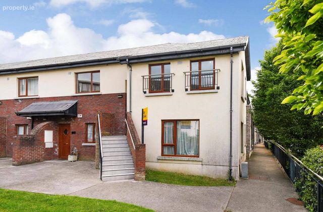10 Slade Castle Heights, Saggart, Co. Dublin, Saggart, Co. Dublin - Click to view photos