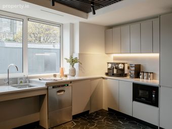 Fitzwilliam Court, Dublin 2 - Image 2