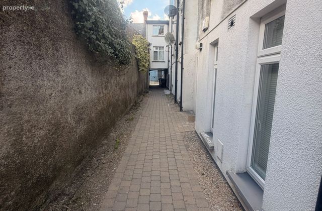 1 Court Mews, Bridge Street, Tullow, Co. Carlow - Click to view photos