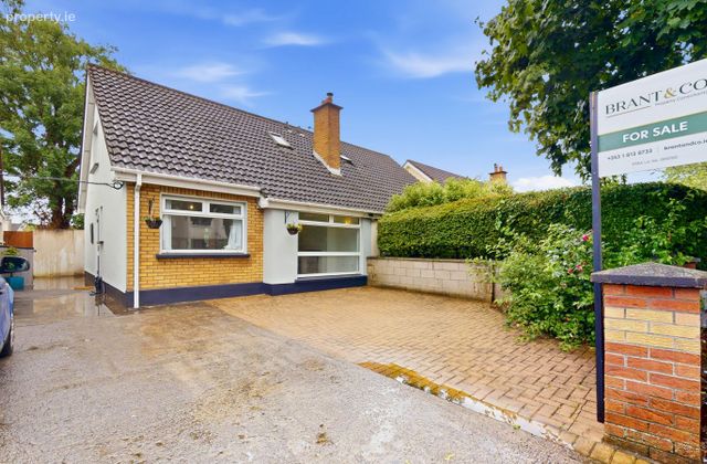 9 Meadow Copse, Hartstown, Hartstown, Dublin 15 - Click to view photos