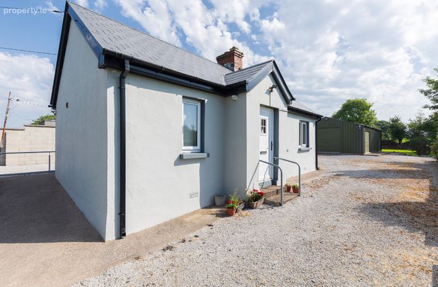Broomfield East, Midleton, Co. Cork - Click to view photos