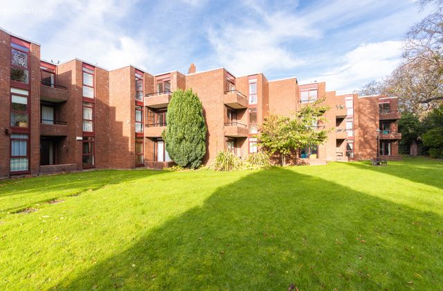 Apartment 14, Grosvenor House, Grosvenor Terrace, Monkstown, Monkstown, Co. Dublin - Click to view photos