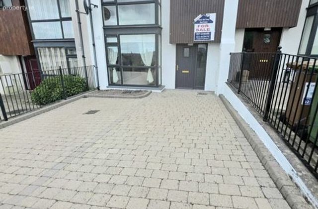 16 Marine Gates, Carrignafoy, Cobh, Co. Cork - Click to view photos