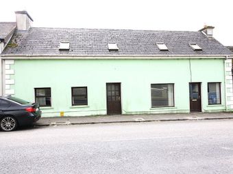 3 Coolaboy, North Road, Dromcolliher, Co. Limerick