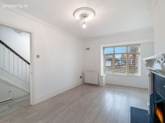 10 Glencairn Oaks, The Gallops, Leopardstown, Dublin 18 - Image 4