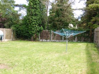 12 Woodfield Park, Newcastle West, Co. Limerick - Image 2