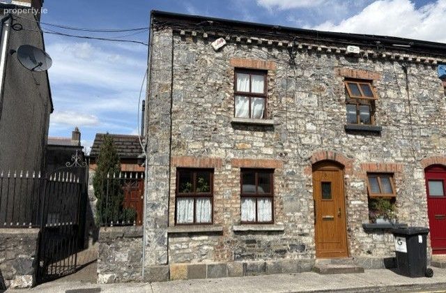 4 The Square, Lucan, Co. Dublin - Click to view photos