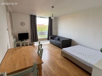 Rowan House, Mespil Estate, Ballsbridge, Dublin 4 - Image 2