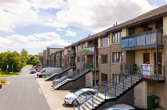 6 Belarmine Vale, Stepaside, Dublin 18 - Click to view photos