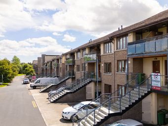 6 Belarmine Vale, Stepaside, Dublin 18