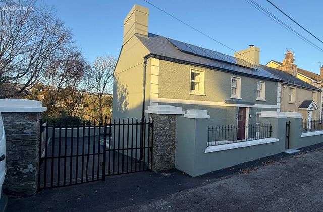 Riverdale House Castle Road, Bandon, Co. Cork - Click to view photos