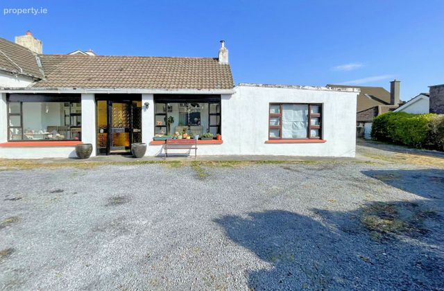 72 Dalysfort Road, Salthill, Co. Galway - Click to view photos