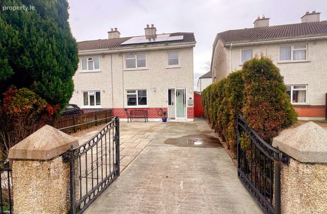 7 Meadowbrook Gardens, Ballinasloe, Co. Galway - Click to view photos