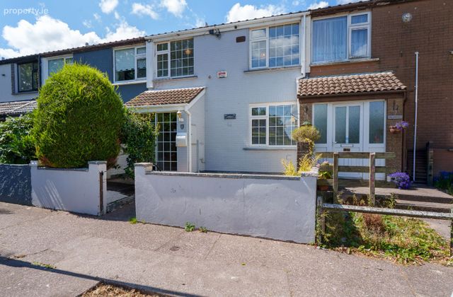 17 Glenamoy Lawn, Mayfield, Co. Cork - Click to view photos