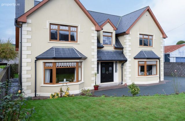 Poulavone, Ballincollig, Carrigrohane, Co. Cork - Click to view photos