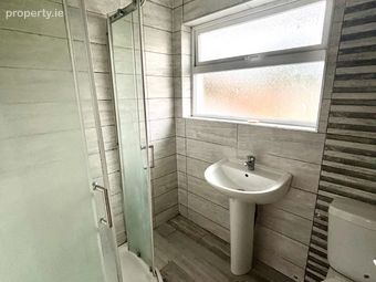 13 Kennedy Gardens, Castlebar, Co. Mayo - Image 5