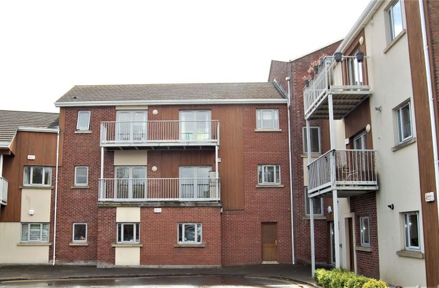 88 Grianan Fidh, Aiken's Village, Stepaside, Dublin 18 - Click to view photos