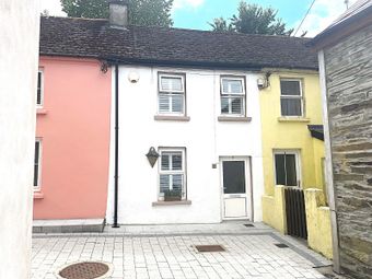 8 Parade Field, Chapel Street, Bantry, Co. Cork