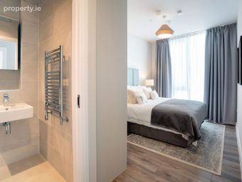 Apartment 14, Lock Gate 4, Charlemont Lane, Dublin 2 - Image 4