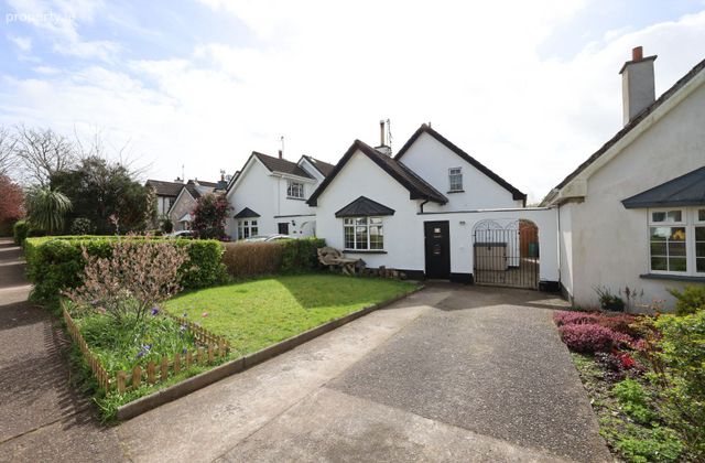 Albany, 11 The Grove, Waterpark, Carrigaline, Co. Cork - Click to view photos