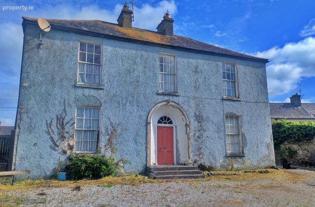 Newbridge Street, Birr, Co. Offaly - Click to view photos