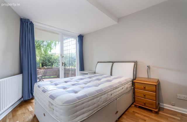 Apartment, Merrion Village, Merrion, Dublin 4 - Click to view photos
