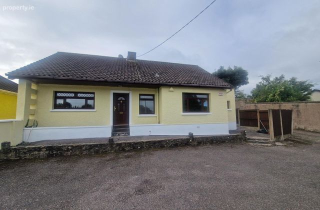 Kilroe, Riverview Estate, Mayfield, Co. Cork - Click to view photos