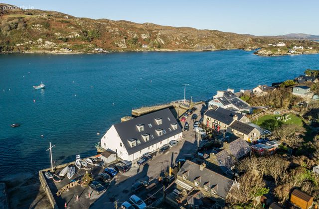 5 Les Mouettes Apartments, Crookhaven, Co. Cork - Click to view photos