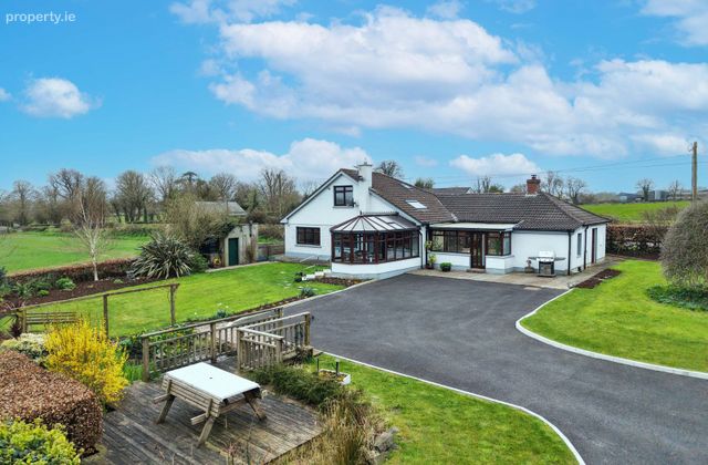 Hilltop Cottage, Curraghtown, Brownstown, Navan, Co. Meath - Click to view photos