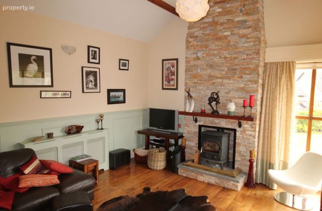 Ros Ard, White's Cross, Glanmire, Co. Cork - Click to view photos