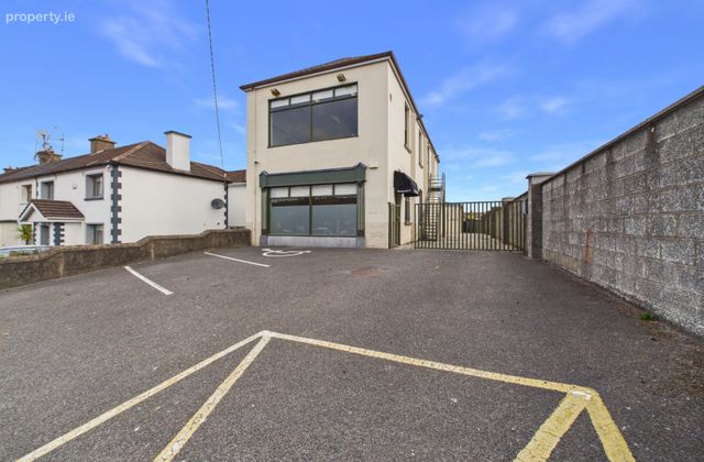 Greystone Street, Carrick-on-Suir, Co. Tipperary - Click to view photos