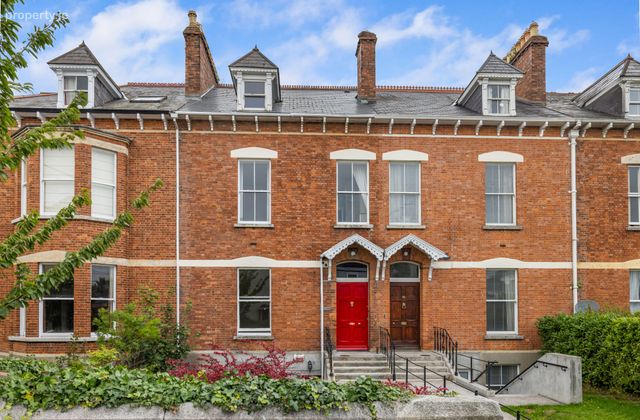 27 Cambridge Terrace, York Road, Dun Laoghaire, Co Dublin, Dun Laoghaire, Co. Dublin - Click to view photos