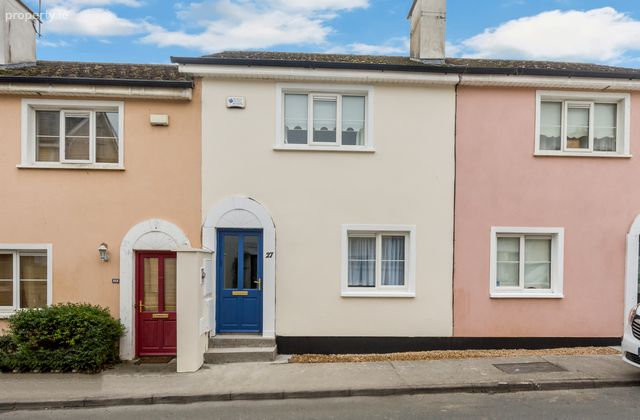 27 Barons Hall Park, Balbriggan, Co. Dublin - Click to view photos