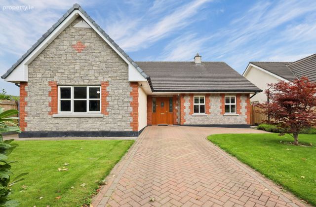 4 Clarney Hall, Rathdowney, Co. Laois - Click to view photos