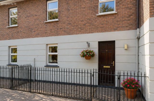 15 Woodville, Rochestown Road, Rochestown, Co. Cork - Click to view photos