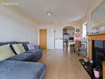 Apartment, 57 Block C, East Courtyard, Tullyvale, Dublin 18, Dublin 18 - Image 5