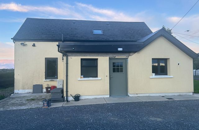 Shronedarragh, Headford, Killarney, Co. Kerry - Click to view photos
