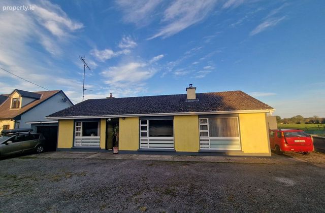 Cloonshanville, Frenchpark, Frenchpark, Co. Roscommon - Click to view photos