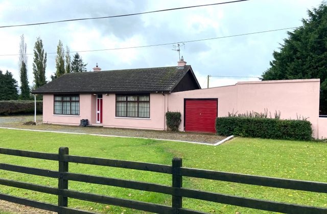 Grange North, Ballycarron, Golden, Co. Tipperary - Click to view photos