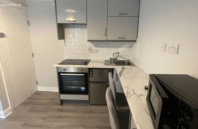 Studio Apartment, 3 Grattan Parade, Drumcondra, Dublin 9 - Click to view photos