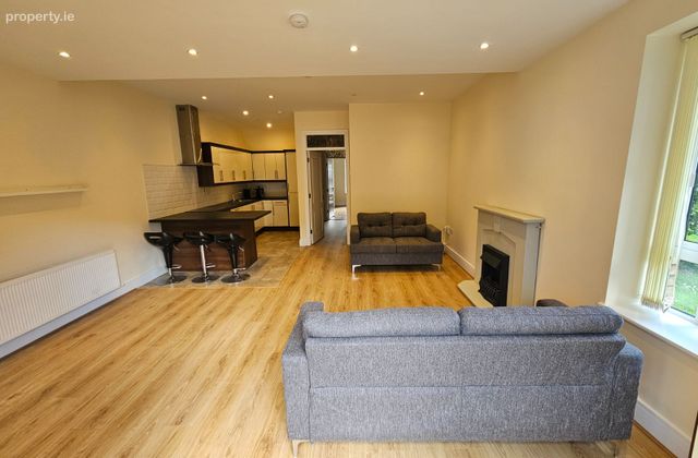 87 Latchford Square, Castaheany, Clonsilla, Dublin 15 - Click to view photos