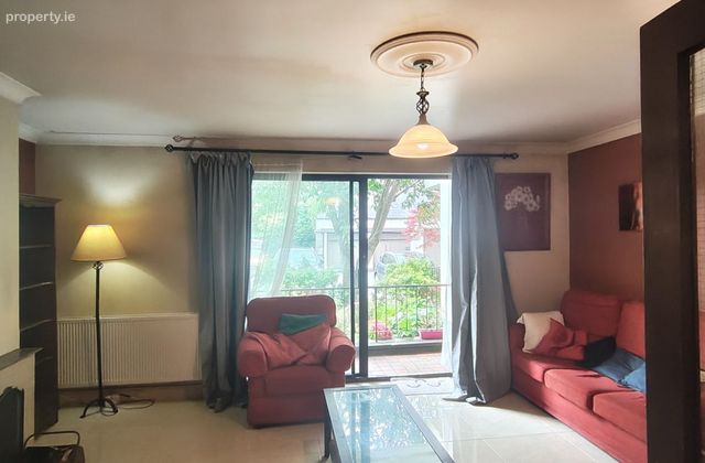 Simmonscourt Castle, Donnybrook, Dublin 4 - Click to view photos