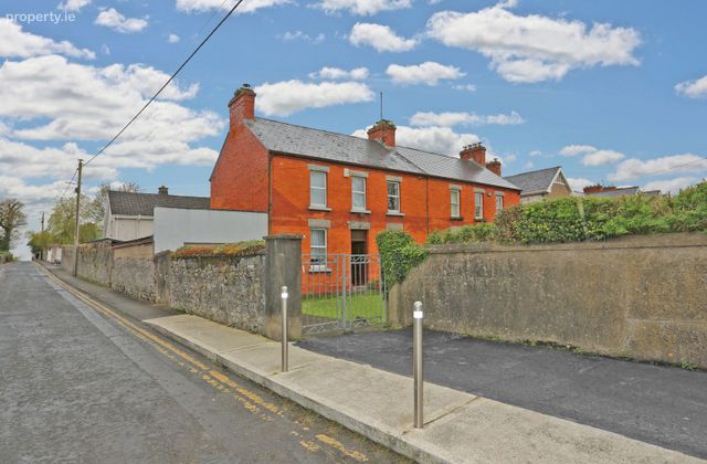 St Senans, South Circular Road, Co. Limerick - Click to view photos