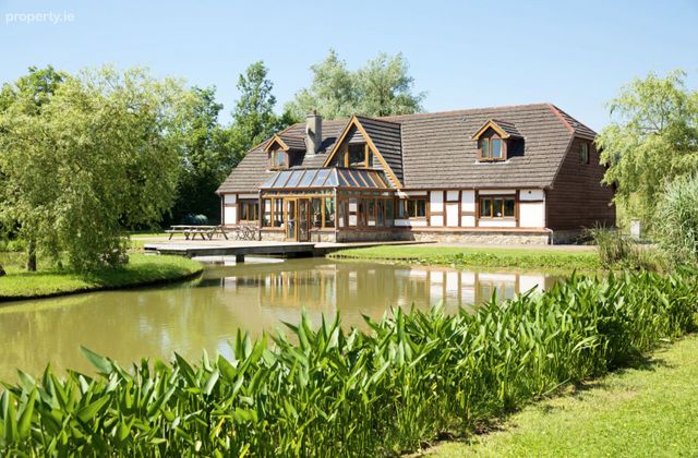 Hernon's Lodge, Mullaghmacormick, Kilglass, Co. Roscommon - Click to view photos