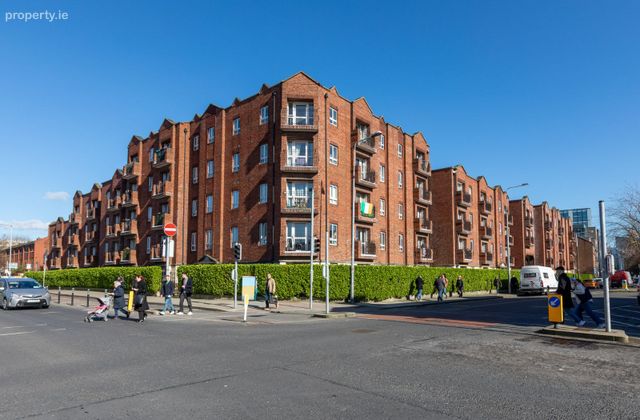 Apartment 48, Trinity Square, Dublin 2 - Click to view photos