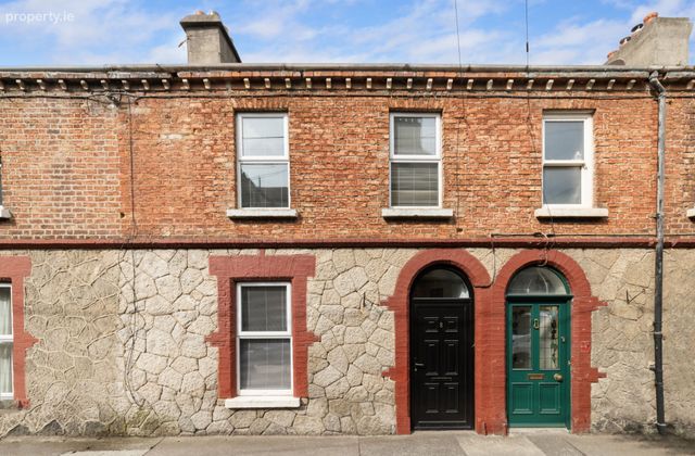 8 Brennan's Parade, Bray, Co. Wicklow, Bray, Co. Wicklow - Click to view photos